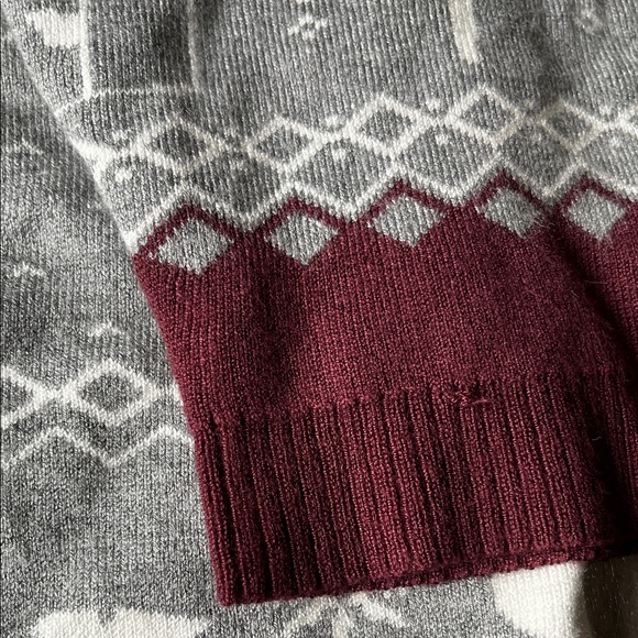 Torrid Gray and Burgundy Off-the-Shoulder Sweater flaws New Size 2X Disney Belle - Picture 6 of 13